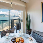 Juros altos? Saiba como o mercado imobiliário de luxo em Balneário Camboriú continua vendendo imóveis