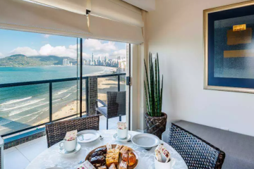 Juros altos? Saiba como o mercado imobiliário de luxo em Balneário Camboriú continua vendendo imóveis